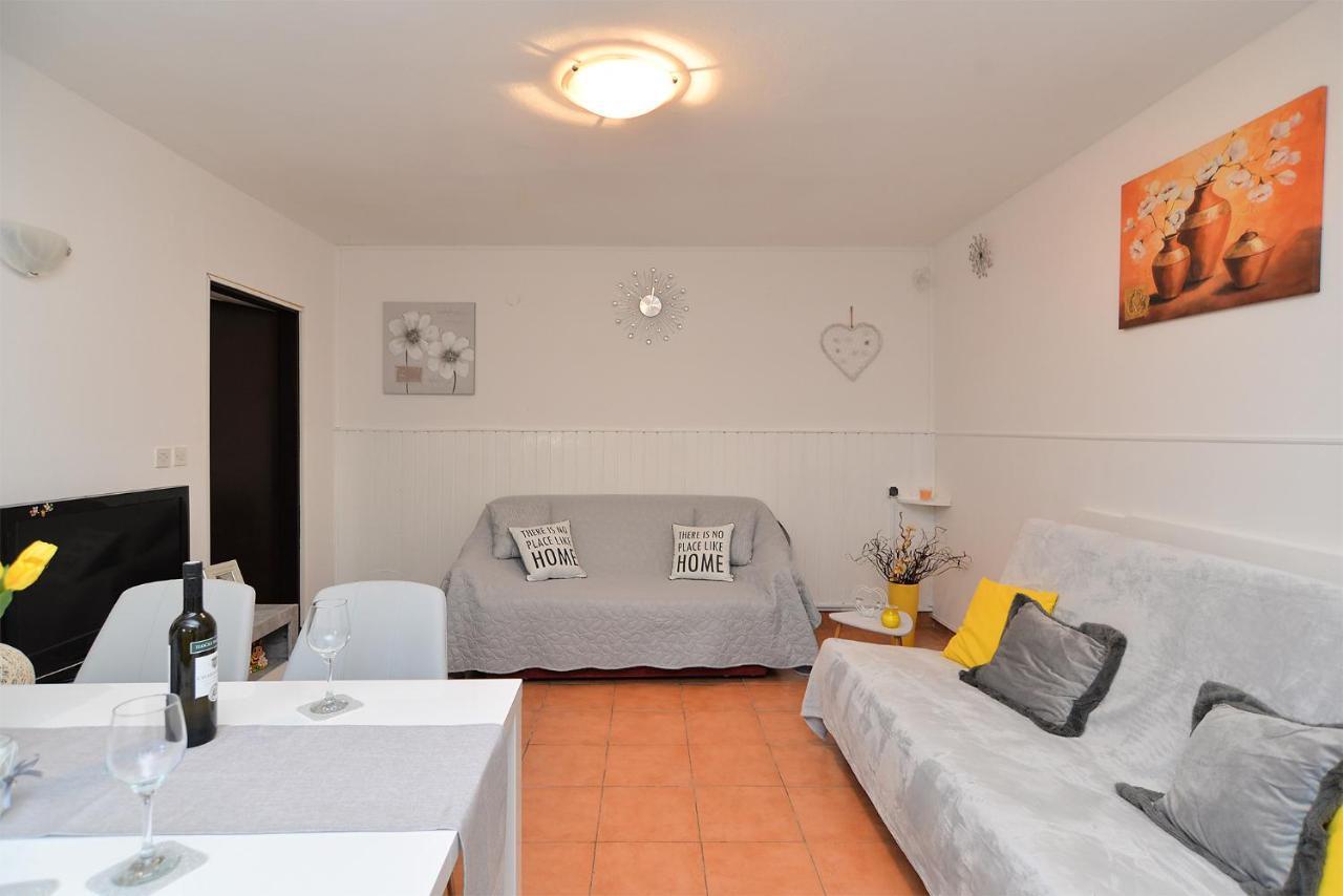 Apartment Dulijana 2042 Pula Buitenkant foto