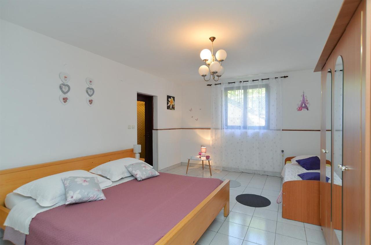 Apartment Dulijana 2042 Pula Buitenkant foto