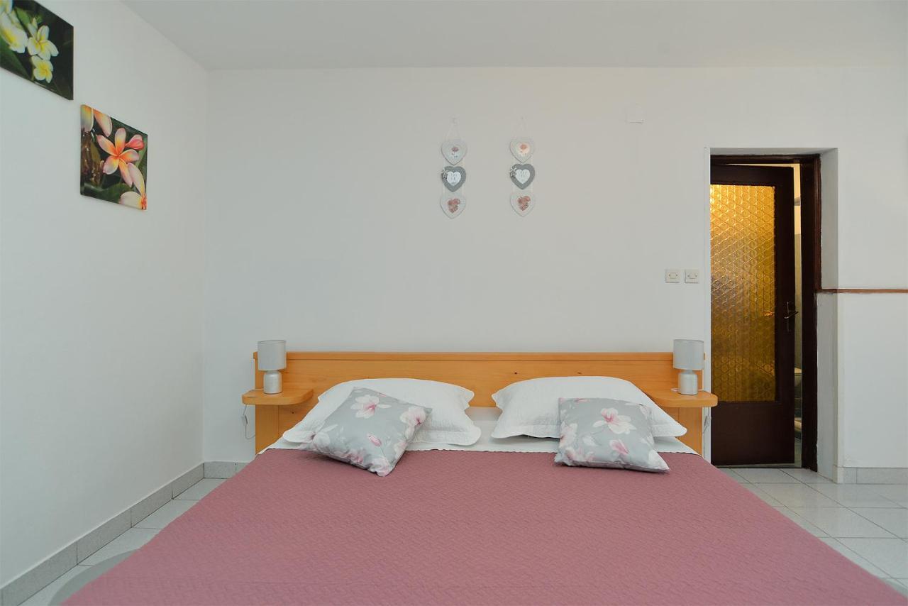 Apartment Dulijana 2042 Pula Buitenkant foto